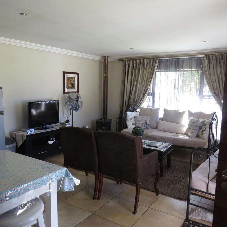 בית הארחה קלרנס 	Bella Vista Self Catering מראה חיצוני תמונה