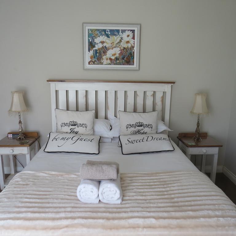 בית הארחה קלרנס 	Bella Vista Self Catering מראה חיצוני תמונה