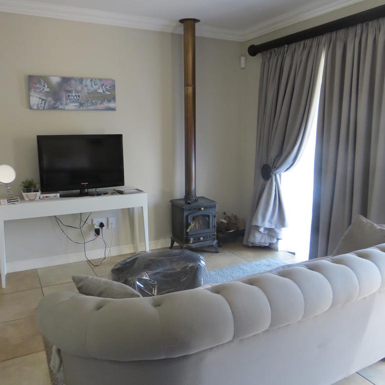 בית הארחה קלרנס 	Bella Vista Self Catering מראה חיצוני תמונה