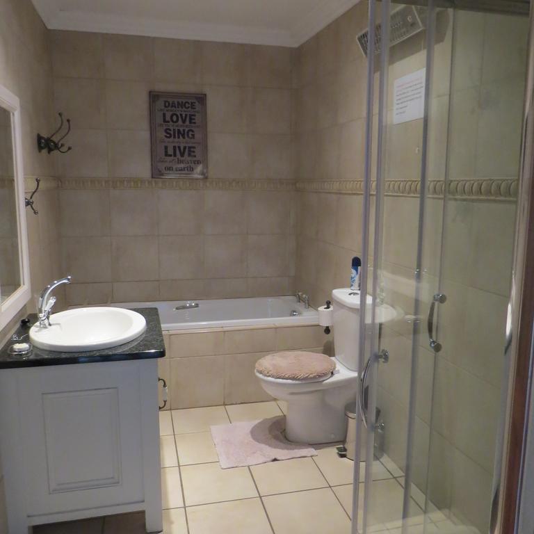 בית הארחה קלרנס 	Bella Vista Self Catering מראה חיצוני תמונה