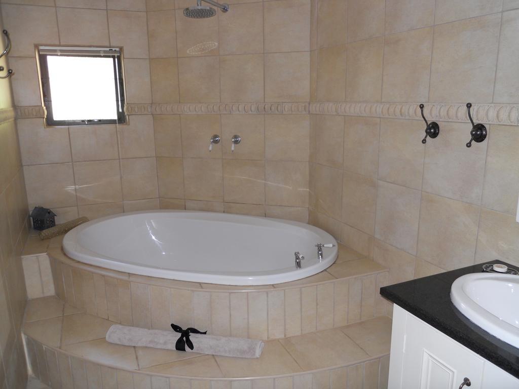 בית הארחה קלרנס 	Bella Vista Self Catering מראה חיצוני תמונה