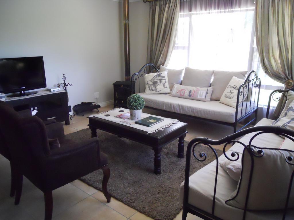בית הארחה קלרנס 	Bella Vista Self Catering מראה חיצוני תמונה